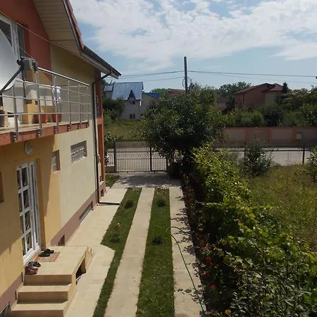 بيت ضيافة Vila Rapsodiei كونستانتا